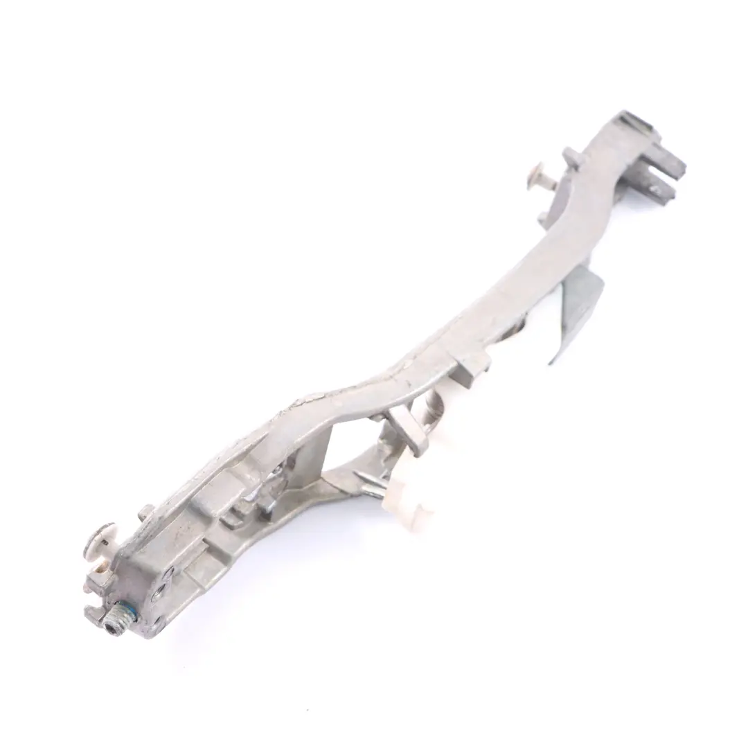 Porta maniglia Mercedes W124 Base maniglia esterna per con numero di parte A1247600534 Porta maniglia Mercedes W124 Base maniglia esterna - SKU A1247600534 - Numero di parte A1247600534