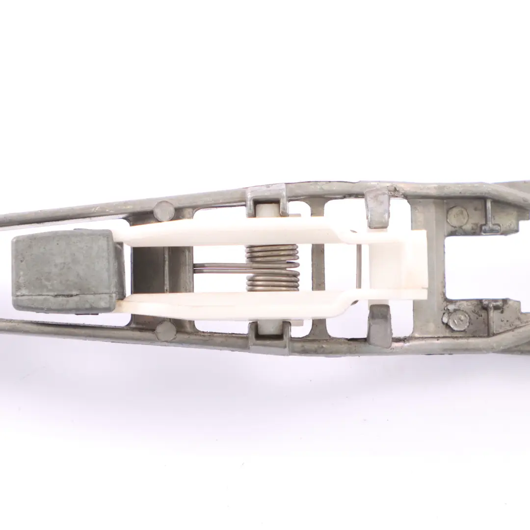 Support de poignée porte Mercedes W124 Base poignée porte extérieure pour à propos du numéro de pièce A1247600534 Support de poignée porte Mercedes W124 Base poignée porte extérieure - SKU A1247600534 - Numéro de pièce A1247600534