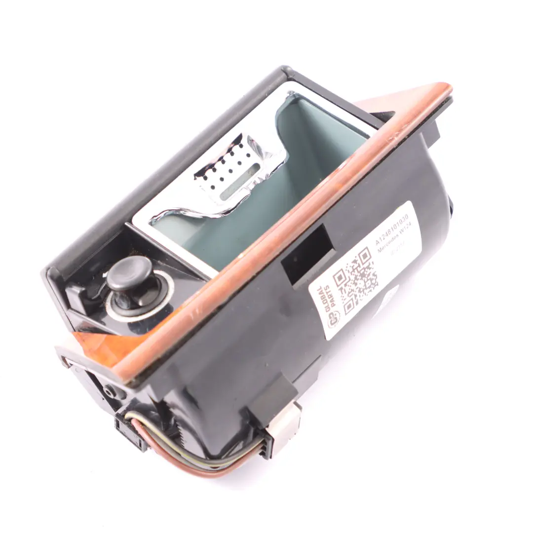 Posacenere Mercedes W124 Console Centrale Accendino Legno Zebrano per con numero di parte A1248101030 Posacenere Mercedes W124 Console Centrale Accendino Legno Zebrano - SKU A1248101030 - Numero di parte A1248101030