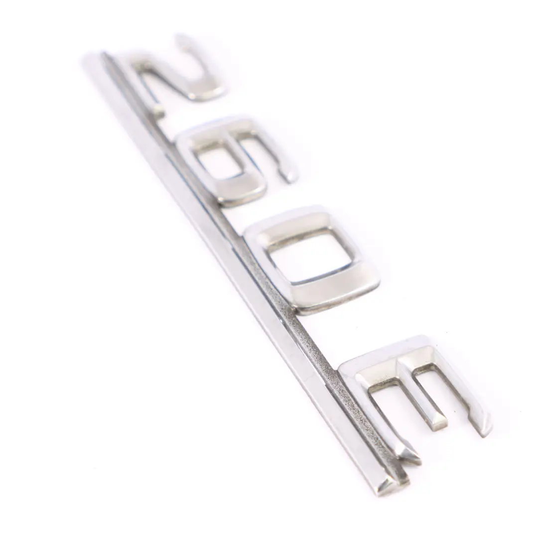 Emblema bagagliaio posteriore aderente Badge 260E A2518170115 per Mercedes W124 con numero di parte A1248171515 Mercedes W124 Emblema bagagliaio posteriore aderente Badge 260E A2518170115 - SKU A1248171515 - Numero di parte A1248171515