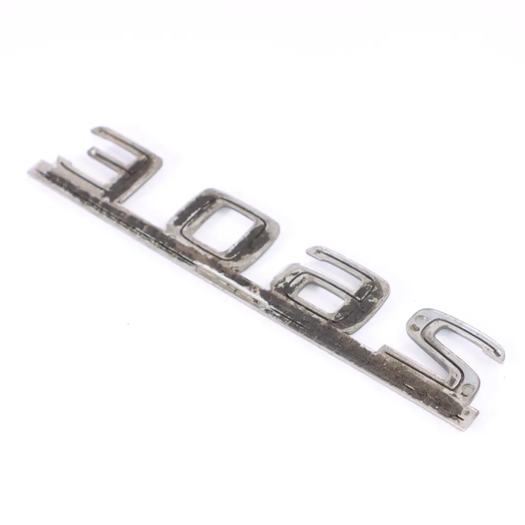 Emblema bagagliaio posteriore aderente Badge 260E A2518170115 per Mercedes W124 con numero di parte A1248171515 Mercedes W124 Emblema bagagliaio posteriore aderente Badge 260E A2518170115 - SKU A1248171515 - Numero di parte A1248171515