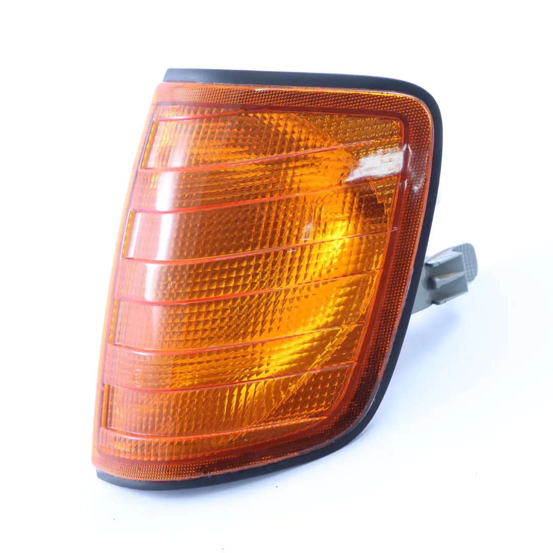 Blinker Turn Indicator Lamp Light Front Left N/S Bosch to Mercedes W124 with Part number A1248260043 Mercedes W124 Blinker Turn Indicator Lamp Light Front Left N/S Bosch - SKU A1248260043 - Part number A1248260043
