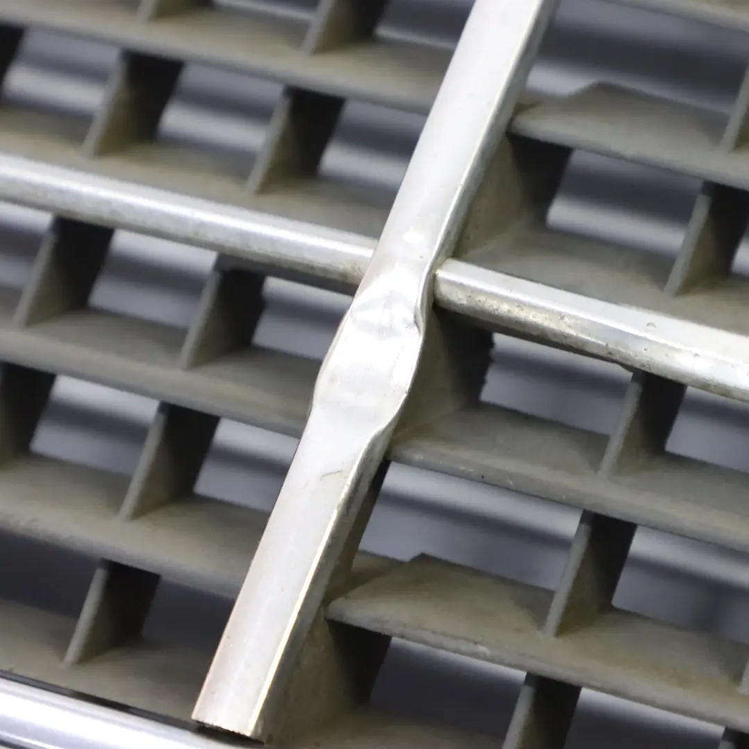 Frente Rejilla Capó Cubre Radiador Panel Trim para Mercedes W124 con número de pieza A1248880223 Mercedes W124 Frente Rejilla Capó Cubre Radiador Panel Trim - SKU A1248880223 - Número de pieza A1248880223