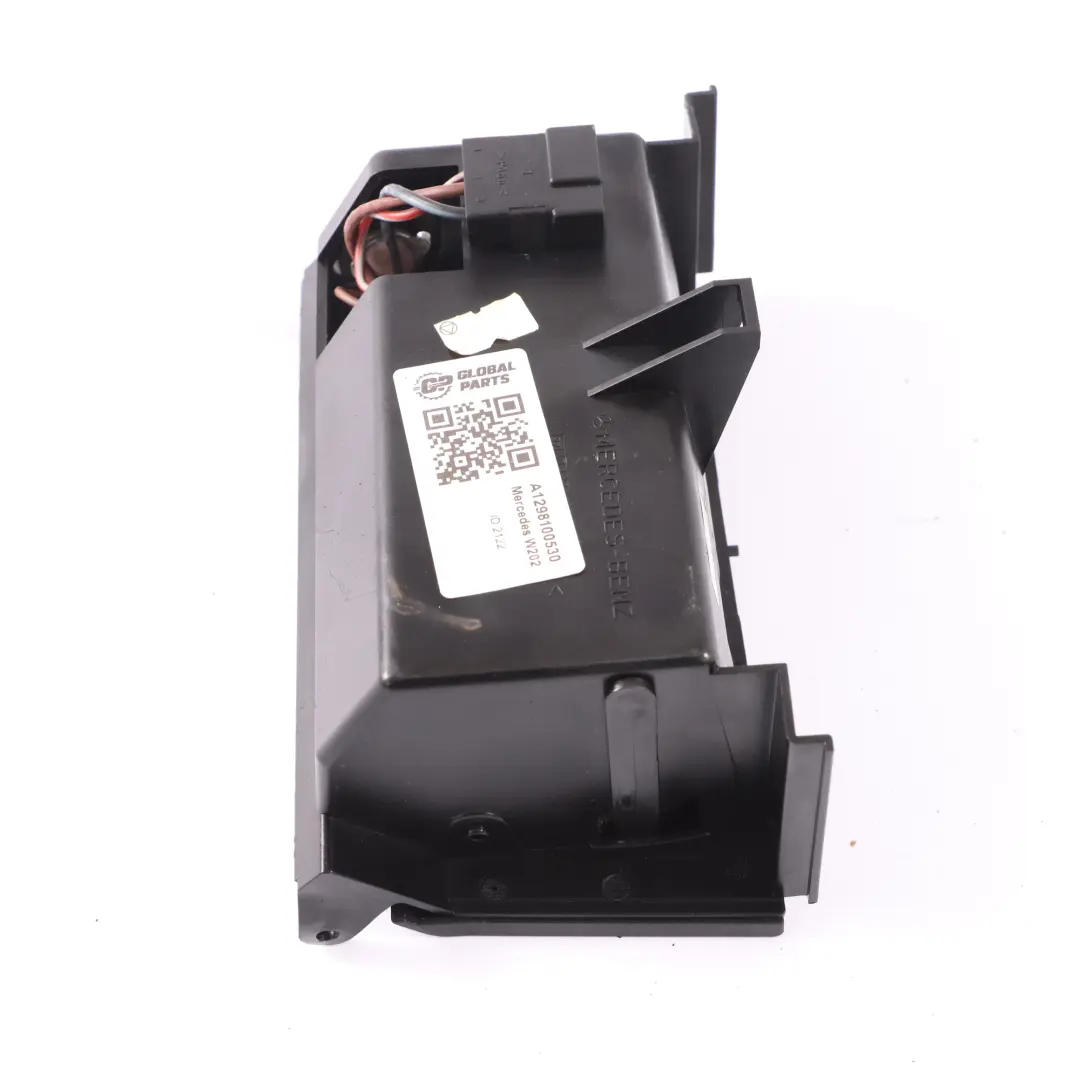 Inserto posacenere Mercedes W124 W202 Console centrale anteriore per con numero di parte A1298100530 Inserto posacenere Mercedes W124 W202 Console centrale anteriore - SKU A1298100530 - Numero di parte A1298100530