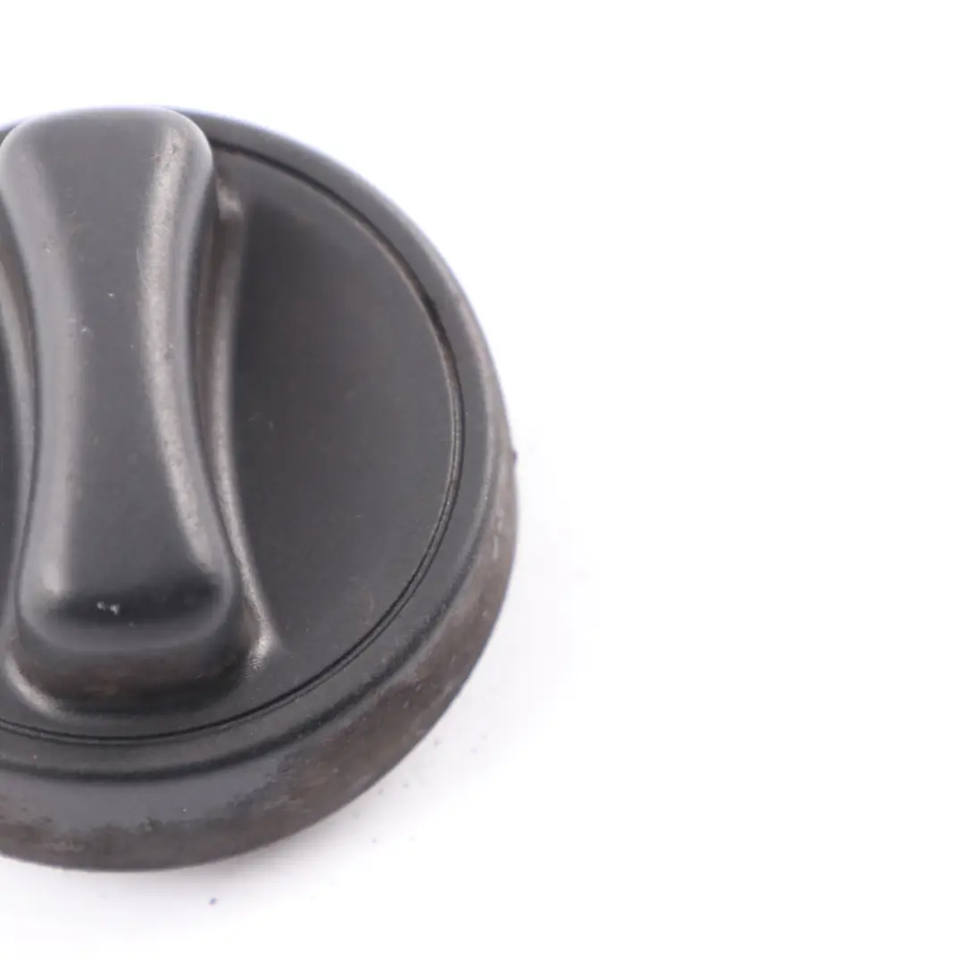Filler Cap Mercedes R170 W202 W208 W210 Tank Lid Black Covering to Fuel with Part number A1404700005 Fuel Filler Cap Mercedes R170 W202 W208 W210 Tank Lid Black Covering - SKU A1404700005 - Part number A1404700005