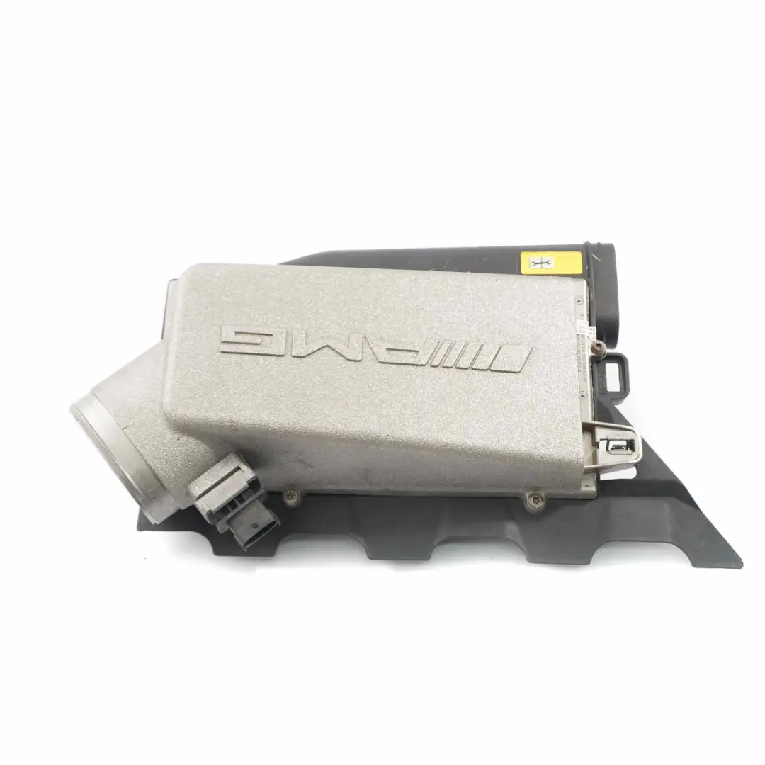 Filtro aria Mercedes W204 C63 W212 E63 AMG Alloggiamento sinistro per con numero di parte A1560940306 Filtro aria Mercedes W204 C63 W212 E63 AMG Alloggiamento sinistro - SKU A1560940306-1 - Numero di parte A1560940306