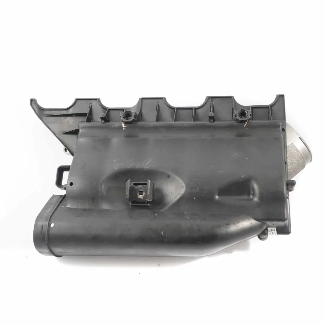 Filter Box Mercedes W204 C63 W212 E63 AMG Housing Right O/S to Air with Part number A1560940406 Air Filter Box Mercedes W204 C63 W212 E63 AMG Housing Right O/S - SKU A1560940406 - Part number A1560940406
