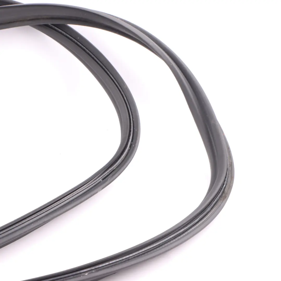 Cuerpo de la junta de la tapa del maletero para Mercedes X156 con número de pieza A1567400178 Mercedes X156 Cuerpo de la junta de la tapa del maletero - SKU A1567400178 - Número de pieza A1567400178