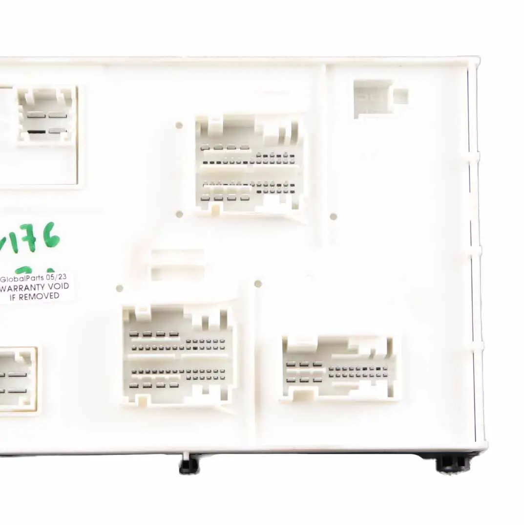 Mercedes W176 Body Control Module BCM Control Unit ECU - SKU A1569005303 - Numéro de pièce A1569005303