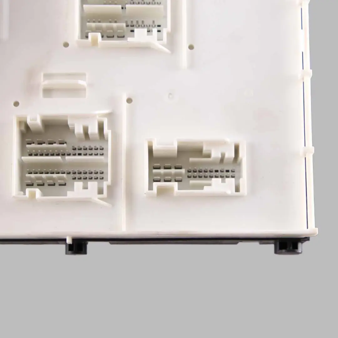 Body Control Module BCM Unità di controllo ECU per Mercedes W176 con numero di parte A1569005303 Mercedes W176 Body Control Module BCM Unità di controllo ECU - SKU A1569005303 - Numero di parte A1569005303