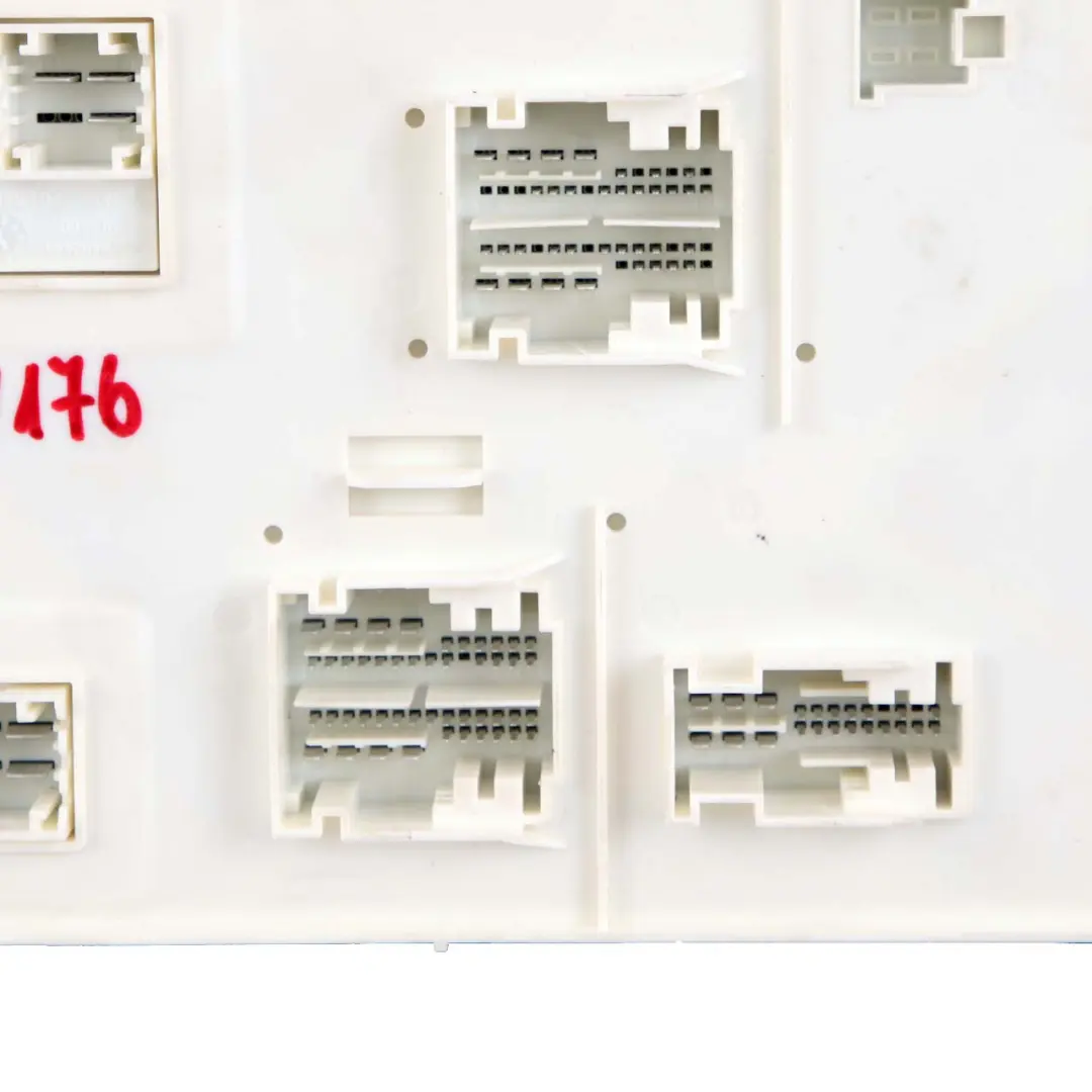 Karosserie Steuergerät Sicherungskasten BCM ECU für Mercedes W176 W246 mit Teilenummer A1569007402 Mercedes W176 W246 Karosserie Steuergerät Sicherungskasten BCM ECU - SKU A1569007402 - Teilenummer A1569007402
