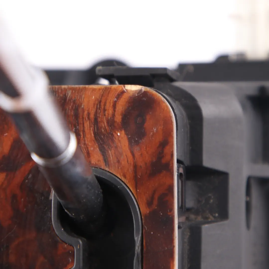 Garniture En Bois Pour Mécanisme De Changement Vitesse Automatique pour Mercedes W163 à propos du numéro de pièce A1632601109 Mercedes W163 Garniture En Bois Pour Mécanisme De Changement Vitesse Automatique - SKU A1632601109-1 - Numéro de pièce A1632601109