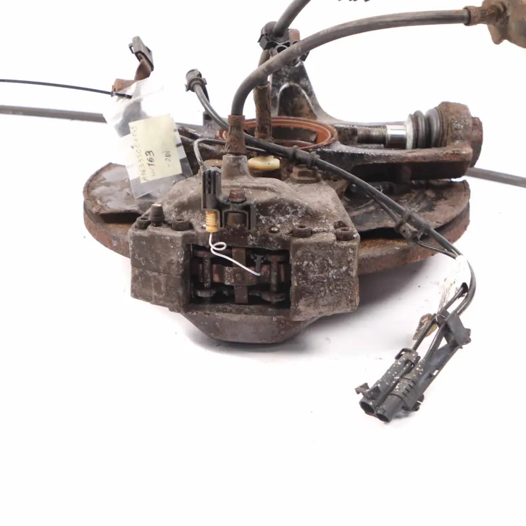 Mercedes W163 270 CDI Trasero Izquierdo Suspension Freno Rueda Buje - SKU A1633500608 - Número de pieza A1633500608