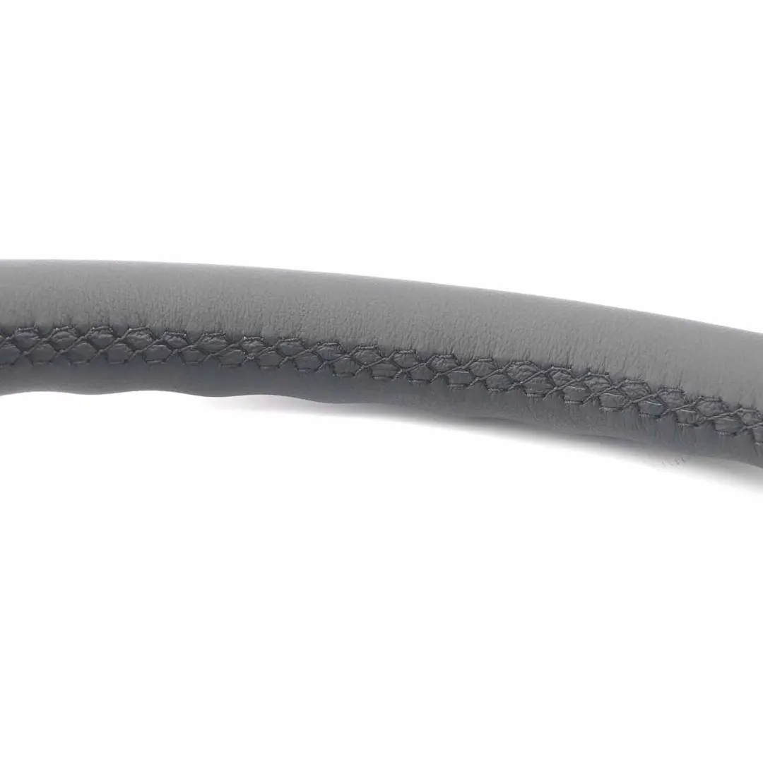 NUOVO Volante in pelle nera Fili neri per Mercedes ML W163 con numero di parte A1634600603 Mercedes ML W163 NUOVO Volante in pelle nera Fili neri - SKU A1634600603-1 - Numero di parte A1634600603