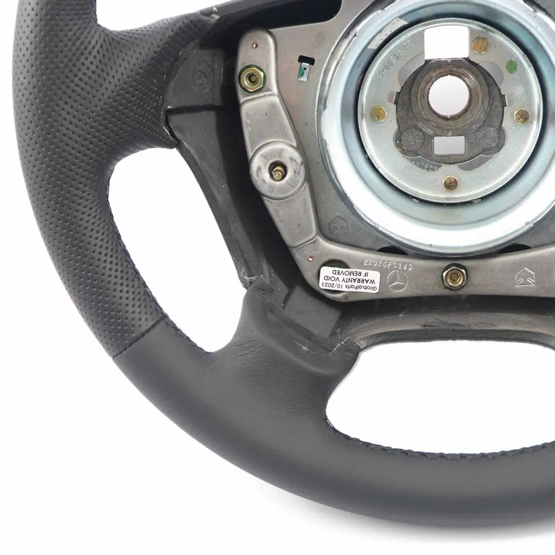 NUEVO Volante Cuero Negro Hilos Negro para Mercedes ML W163 con número de pieza A1634600603 Mercedes ML W163 NUEVO Volante Cuero Negro Hilos Negro - SKU A1634600603-1 - Número de pieza A1634600603