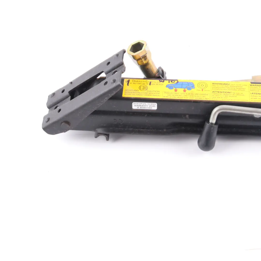 Wagenheber Auto Werkzeug Notradaufzug für Mercedes ML W163 mit Teilenummer A1635800018 Mercedes ML W163 Wagenheber Auto Werkzeug Notradaufzug - SKU A1635800018 - Teilenummer A1635800018