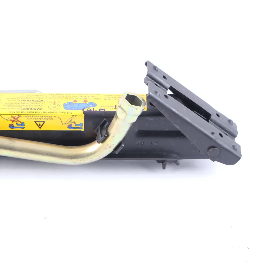 Wagenheber Auto Werkzeug Notradaufzug für Mercedes ML W163 mit Teilenummer A1635800018 Mercedes ML W163 Wagenheber Auto Werkzeug Notradaufzug - SKU A1635800018 - Teilenummer A1635800018