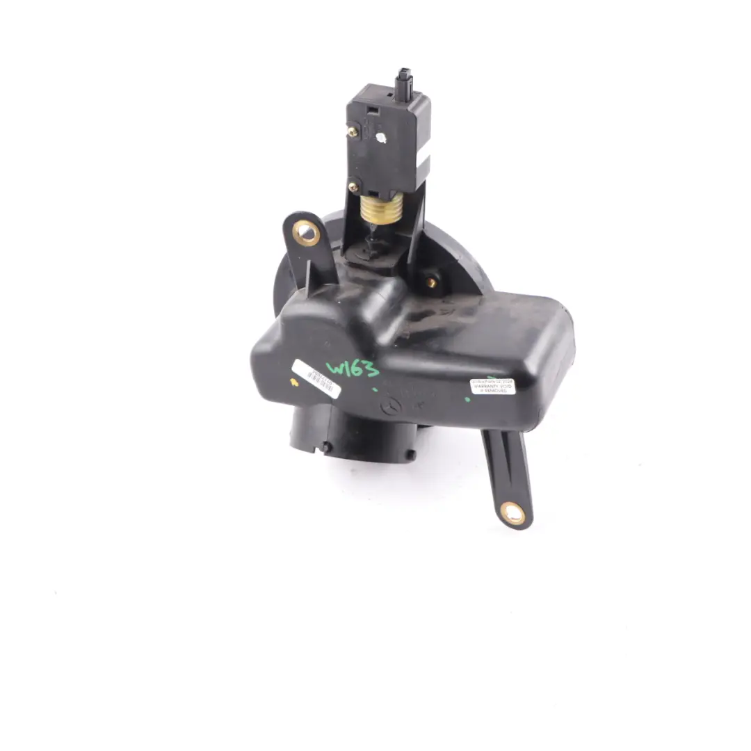 Mercedes ML W163 Abdeckung Kraftstofftank Topf Träger Cap Fill Flap Aussparung - SKU A1636300167 - Teilenummer A1636300167