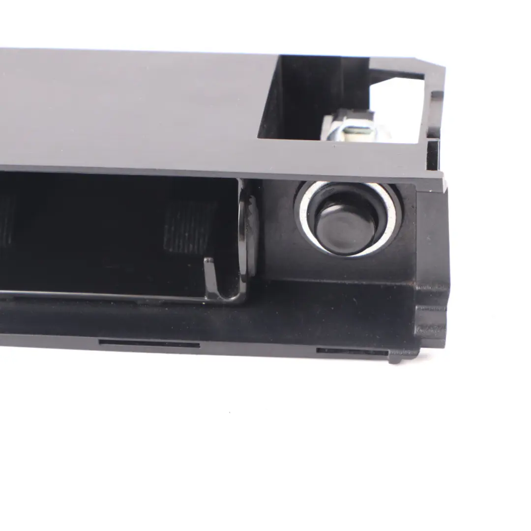 Ascher Aschenbecher Hinten Mittelkonsole Grau 7139048 für BMW E90 E91 10 mit Teilenummer A1636800731 BMW E90 E91 10 Ascher Aschenbecher Hinten Mittelkonsole Grau 7139048 - SKU A1636800731 - Teilenummer A1636800731