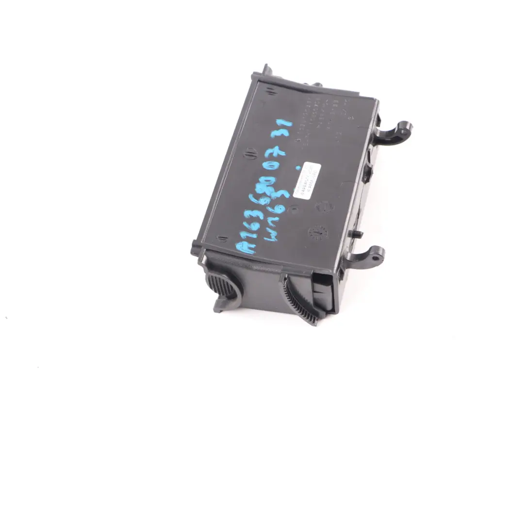 Ascher Aschenbecher Hinten Mittelkonsole Grau 7139048 für BMW E90 E91 10 mit Teilenummer A1636800731 BMW E90 E91 10 Ascher Aschenbecher Hinten Mittelkonsole Grau 7139048 - SKU A1636800731 - Teilenummer A1636800731