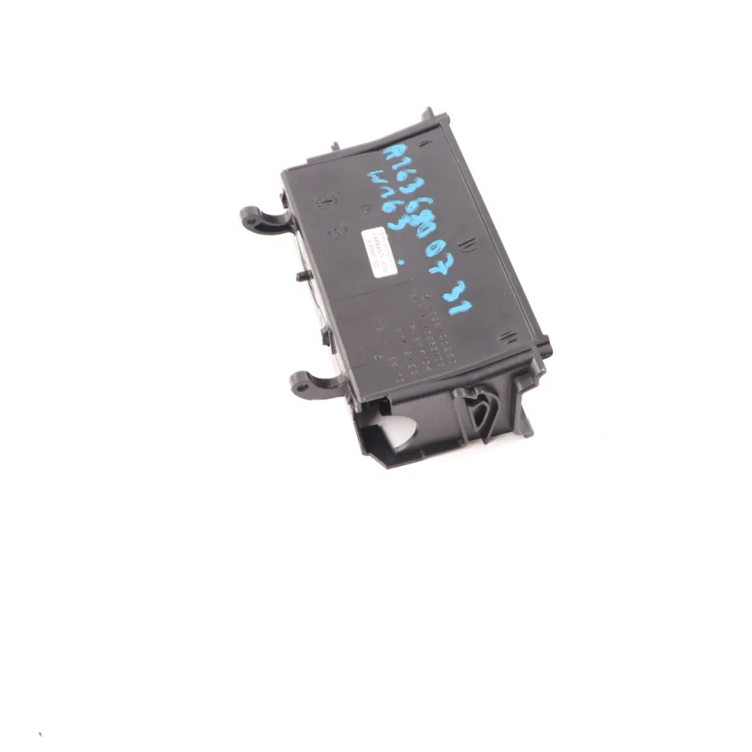 Ascher Aschenbecher Hinten Mittelkonsole Grau 7139048 für BMW E90 E91 10 mit Teilenummer A1636800731 BMW E90 E91 10 Ascher Aschenbecher Hinten Mittelkonsole Grau 7139048 - SKU A1636800731 - Teilenummer A1636800731