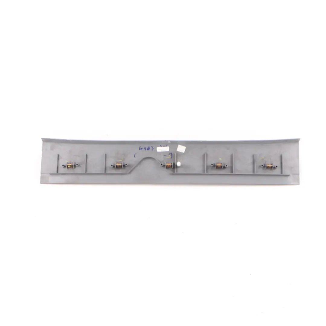  Mercedes-Benz M ML W163 Heckklappe Verkleidung Abdeckung Anthrazit A1636900025 - SKU A1636900025-1 - Teilenummer A1636900025-1