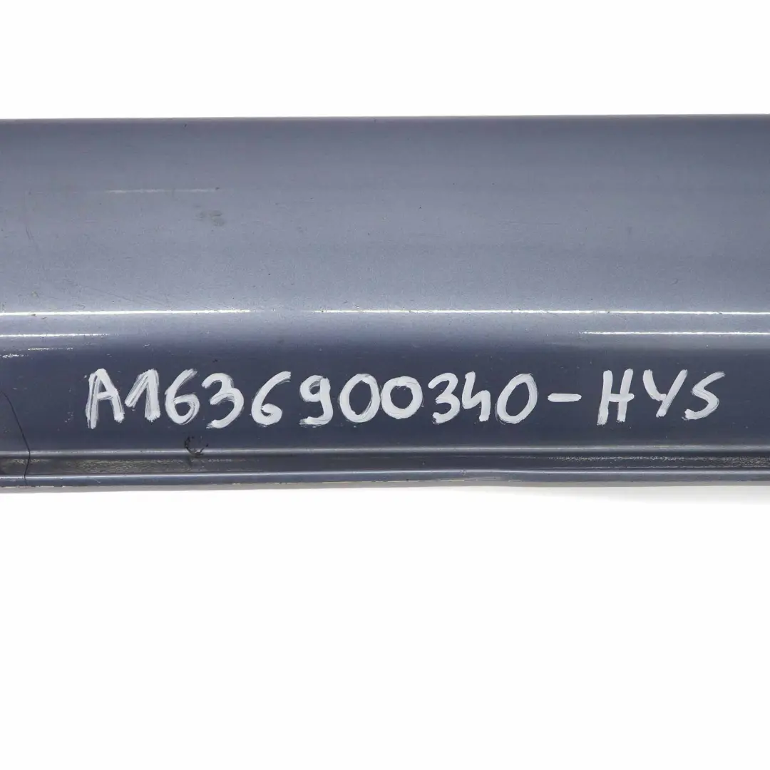 Bas de Porte Couverture Seuil a Gauche Hydro Silver 353 pour Mercedes ML W163 à propos du numéro de pièce A1636900340 Mercedes ML W163 Bas de Porte Couverture Seuil a Gauche Hydro Silver 353 - SKU A1636900340-HYS - Numéro de pièce A1636900340