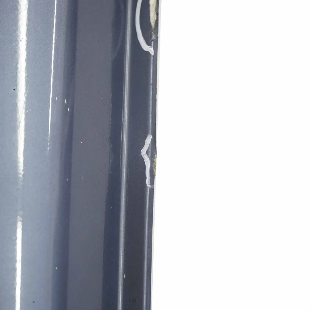 Listello Portiera Apertura Gonna Destra Hydro Silver - 353 per Mercedes W163 con numero di parte A1636900440 Mercedes W163 Listello Portiera Apertura Gonna Destra Hydro Silver - 353 - SKU A1636900440-HYS - Numero di parte A1636900440