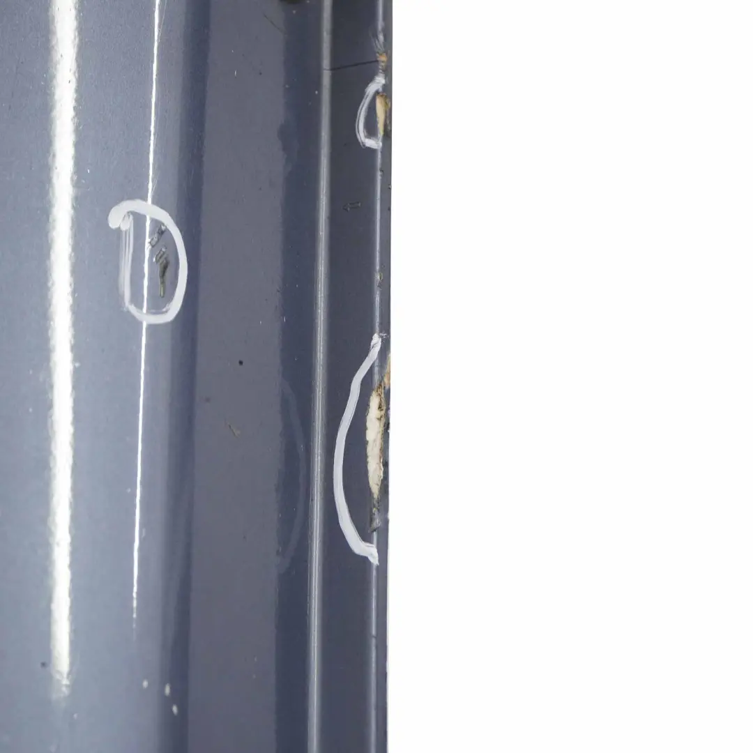 Listello Portiera Apertura Gonna Destra Hydro Silver - 353 per Mercedes W163 con numero di parte A1636900440 Mercedes W163 Listello Portiera Apertura Gonna Destra Hydro Silver - 353 - SKU A1636900440-HYS - Numero di parte A1636900440