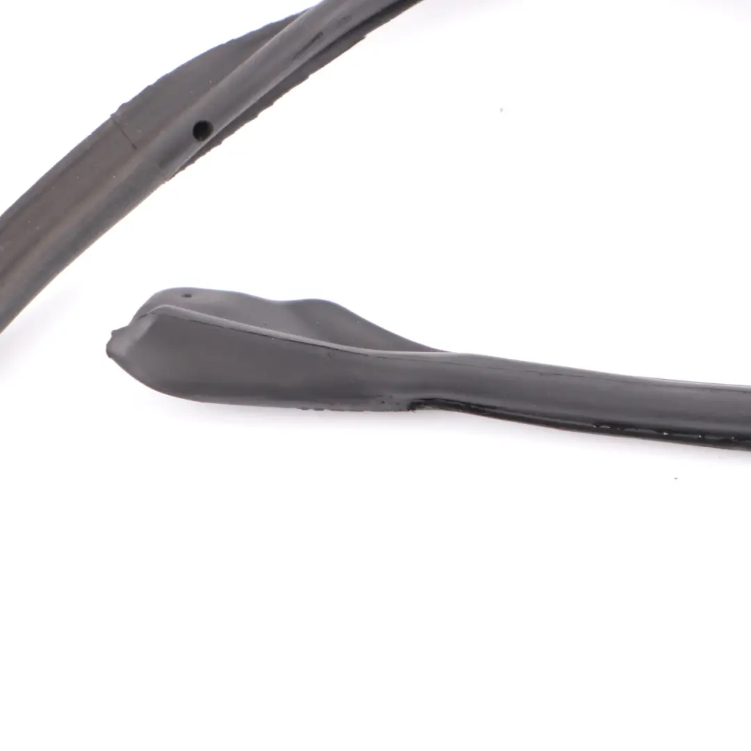 Door Seal Front Left N/S Guide Frame Gasket Sealing to Mercedes ML W163 with Part number A1637200578 Mercedes ML W163 Door Seal Front Left N/S Guide Frame Gasket Sealing - SKU A1637200578 - Part number A1637200578