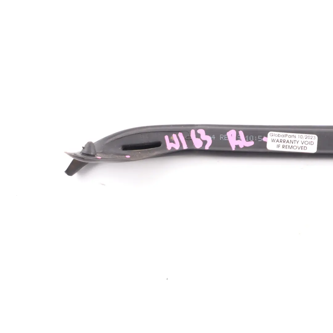 Door Gasket Rear Left N/S C Pillar Seal Rubber to Mercedes ML W163 with Part number A1637301378 Mercedes ML W163 Door Gasket Rear Left N/S C Pillar Seal Rubber - SKU A1637301378 - Part number A1637301378