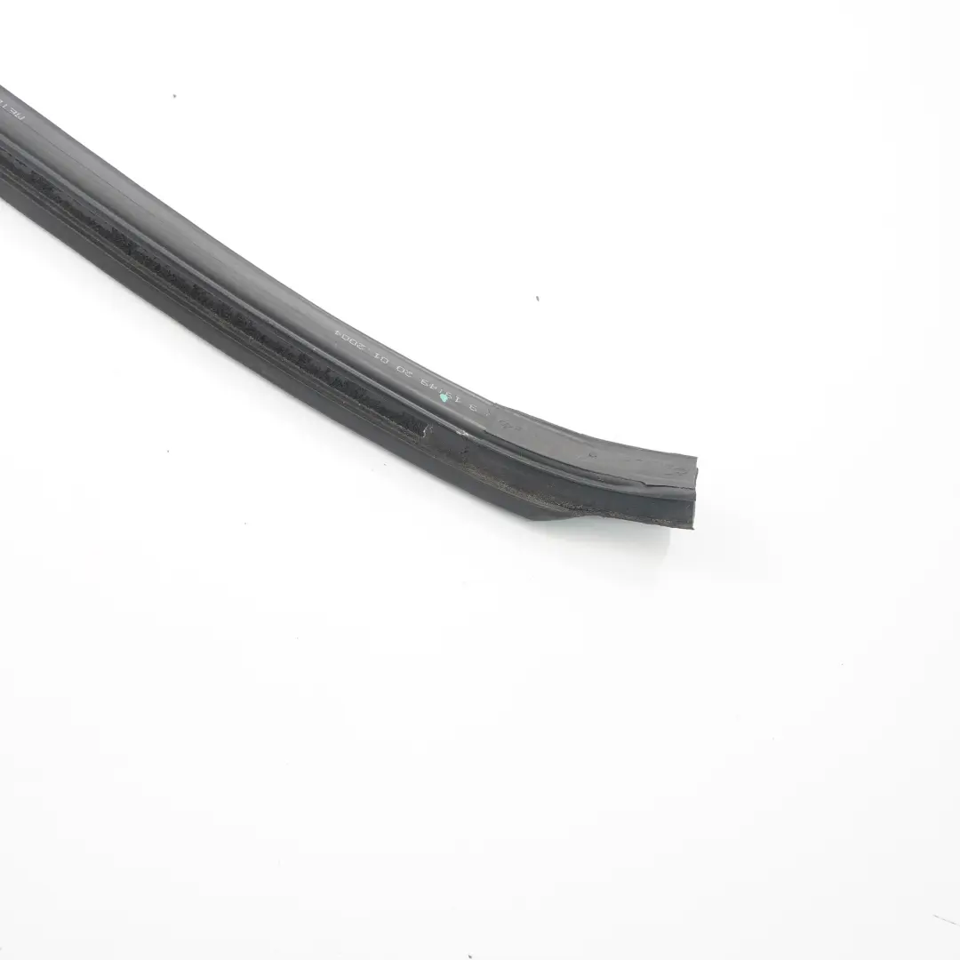 Mercedes ML W163 Uszczelka Słupka C Prawy Tył - SKU A1637301478 - Numer Części A1637301478