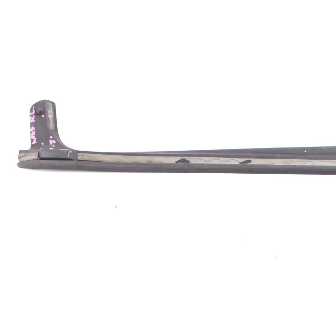 Sealing Frame Left N/S Upper Top B-Pillar Bracket to Mercedes ML W163 with Part number A1637301578 Mercedes ML W163 Sealing Frame Left N/S Upper Top B-Pillar Bracket - SKU A1637301578 - Part number A1637301578