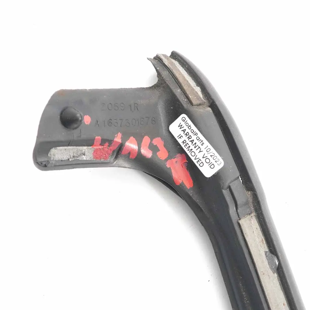 Mercedes ML W163 Joint de Porte Arrière Droit Joint de Porte - SKU A1637301678 - Numéro de pièce A1637301678