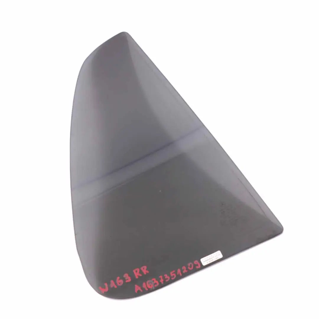 Fenêtre de Porte Arrière Droite Petite Vitre Teintée Noire AS3 pour Mercedes ML W163 à propos du numéro de pièce A1637351209 Mercedes ML W163 Fenêtre de Porte Arrière Droite Petite Vitre Teintée Noire AS3 - SKU A1637351209 - Numéro de pièce A1637351209