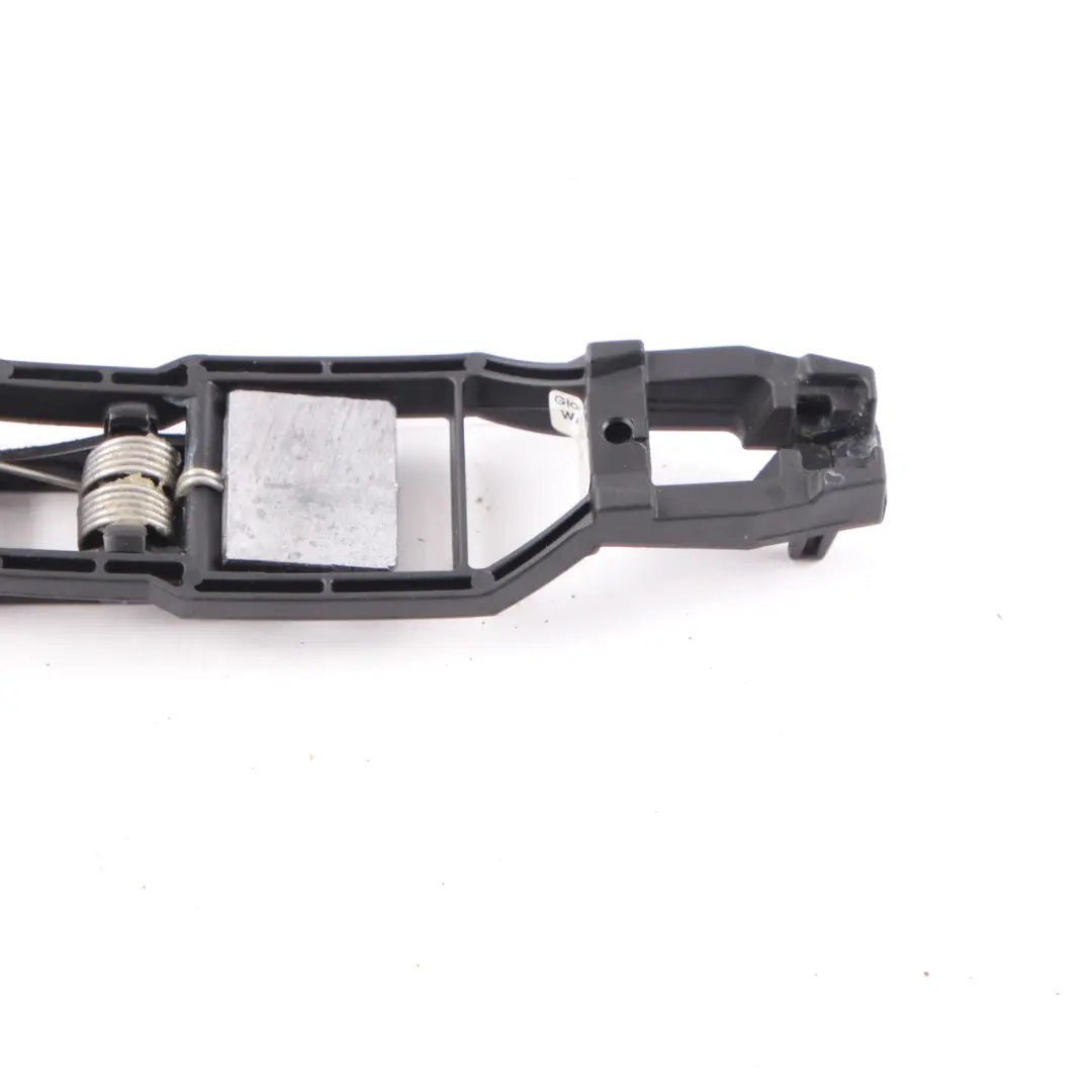 Soporte Manija Puerta Delantera Izq Der para Mercedes ML W163 con número de pieza A1637600034 Mercedes ML W163 Soporte Manija Puerta Delantera Izq Der - SKU A1637600034 - Número de pieza A1637600034