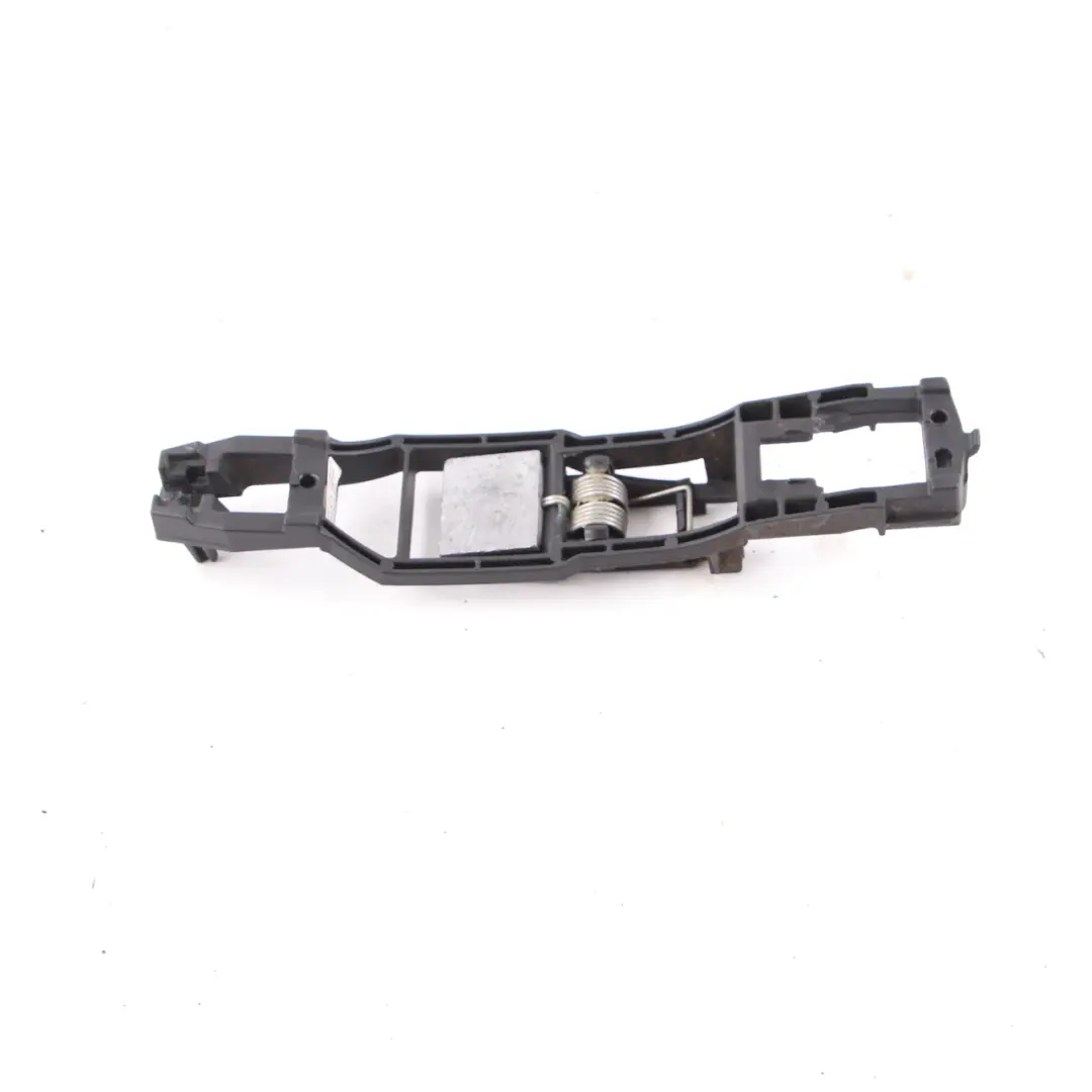 Mercedes ML W163 Soporte Manija Puerta Delantera Izq Der - SKU A1637600034 - Número de pieza A1637600034