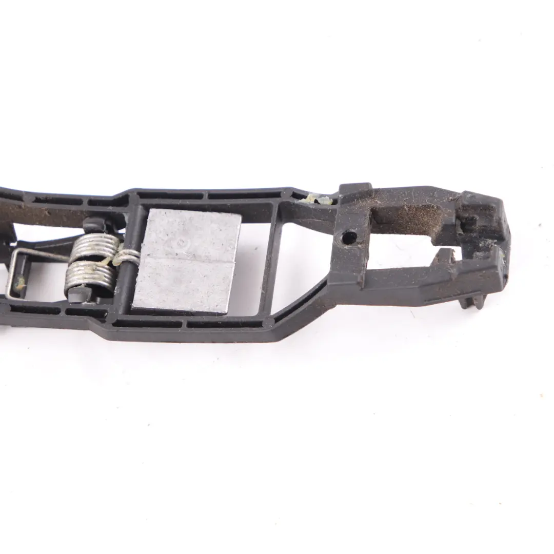 Poignée de porte arrière gauche droite Bracket pour Mercedes W163 à propos du numéro de pièce A1637600434 Mercedes W163 Poignée de porte arrière gauche droite Bracket - SKU A1637600434 - Numéro de pièce A1637600434