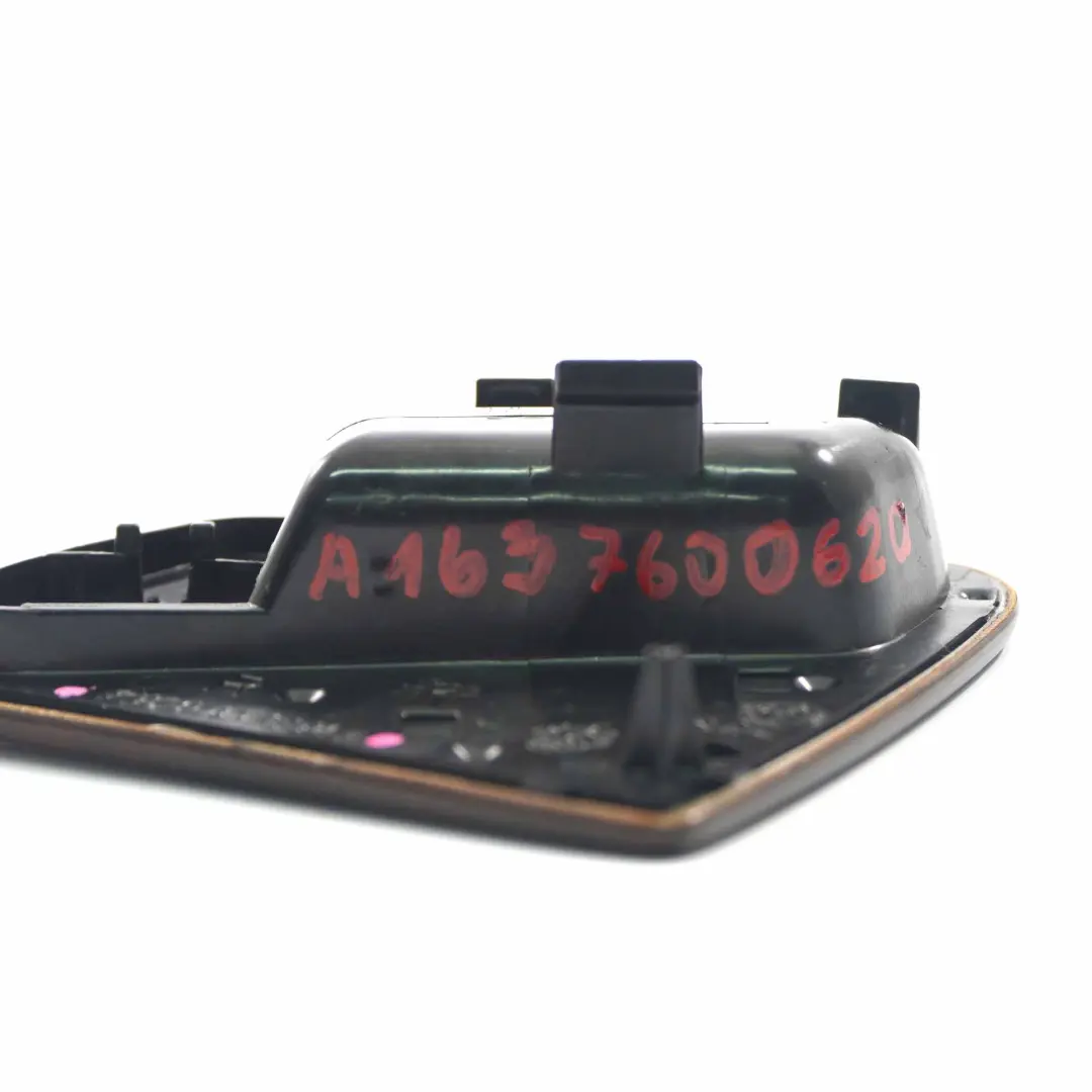 Türkarte Griff Innenverkleidung hinten rechts A1637660264 für Mercedes W163 mit Teilenummer A1637600620 Mercedes W163 Türkarte Griff Innenverkleidung hinten rechts A1637660264 - SKU A1637600620 - Teilenummer A1637600620