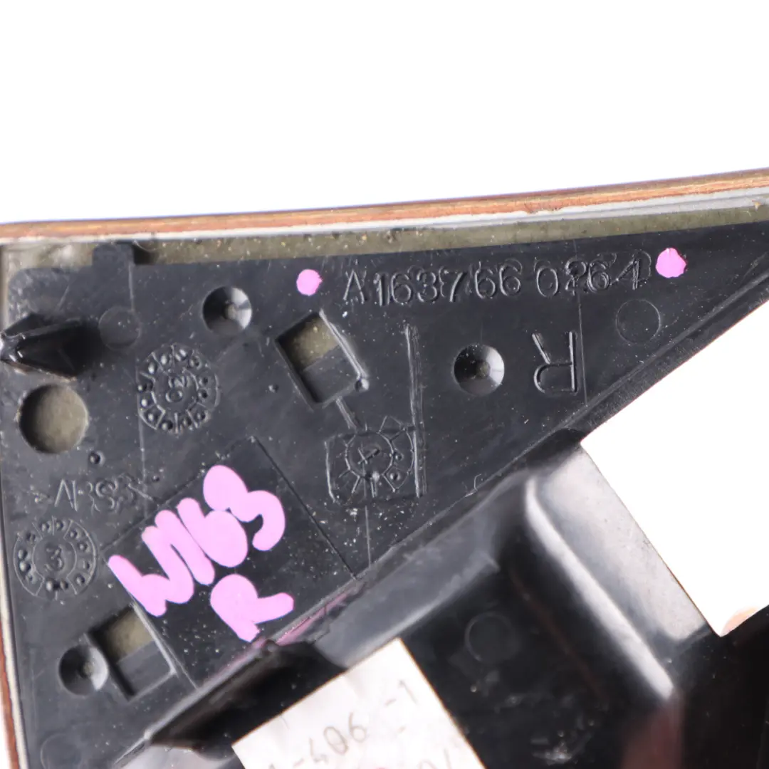 Porta anteriore posteriore destra Copertura Maniglia per Mercedes M W163 con numero di parte A1637660268 Mercedes M W163 Porta anteriore posteriore destra Copertura Maniglia - SKU A1637660268-1 - Numero di parte A1637660268