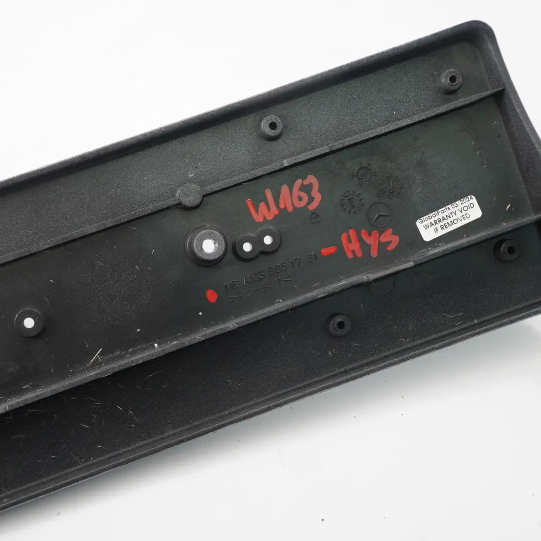 parachoques delantero portamatrículas Hydro Silver Metallic - 353 para Mercedes W163 con número de pieza A1638851781 Mercedes W163 parachoques delantero portamatrículas Hydro Silver Metallic - 353 - SKU A1638851781-HYS - Número de pieza A1638851781