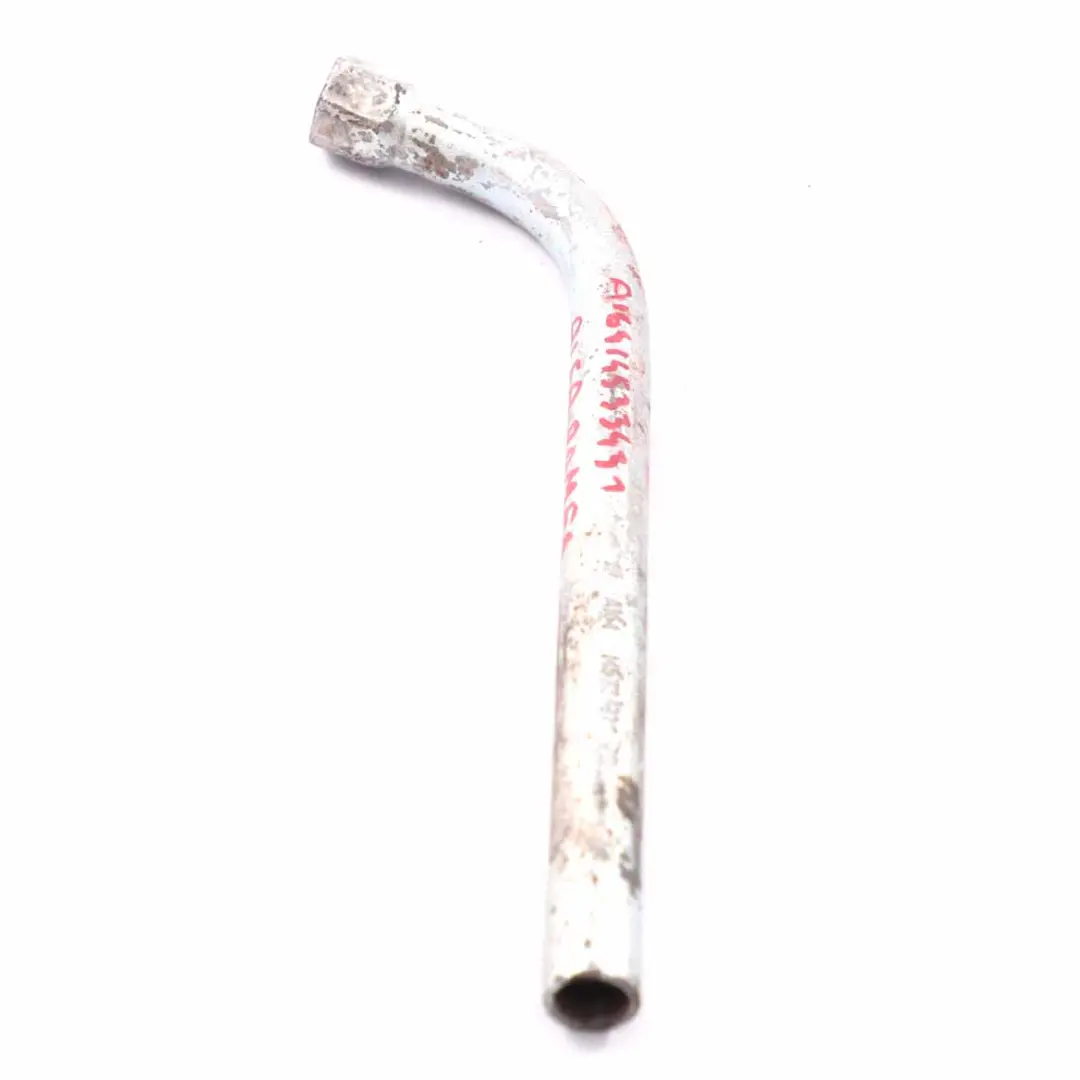 ruota di scorta chiave ruota bullone dado strumento per Alfa Romeo con numero di parte A16414533431 Alfa Romeo ruota di scorta chiave ruota bullone dado strumento - SKU A16414533431 - Numero di parte A16414533431