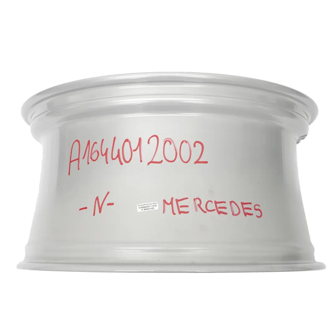 Jante Mercedes W164 AMG en alliage argenté 5 branches 20" 10J ET:46 pour à propos du numéro de pièce A1644012002 Jante Mercedes W164 AMG en alliage argenté 5 branches 20" 10J ET:46 - SKU A1644012002-4 - Numéro de pièce A1644012002