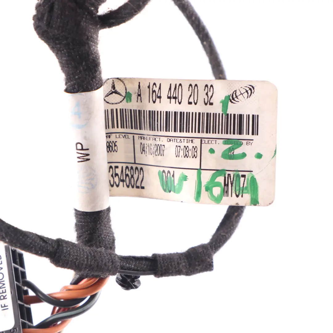 Centre Console Cable Wiring Loom to Mercedes ML W164 with Part number A1644402032 Mercedes ML W164 Centre Console Cable Wiring Loom - SKU A1644402032 - Part number A1644402032