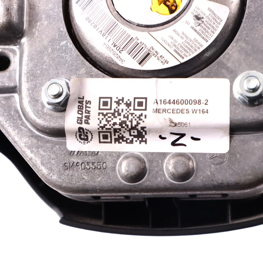 Lado Conductor Modulo Aire Negro para Mercedes ML W164 Volante con número de pieza A1644600098 Mercedes ML W164 Volante Lado Conductor Modulo Aire Negro - SKU A1644600098-2 - Número de pieza A1644600098