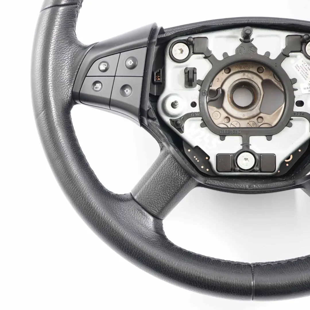  Mercedes-Benz Classe B W245 Volant multifonctions en cuir noir - SKU A1644601403 - Numéro de pièce A1644601403