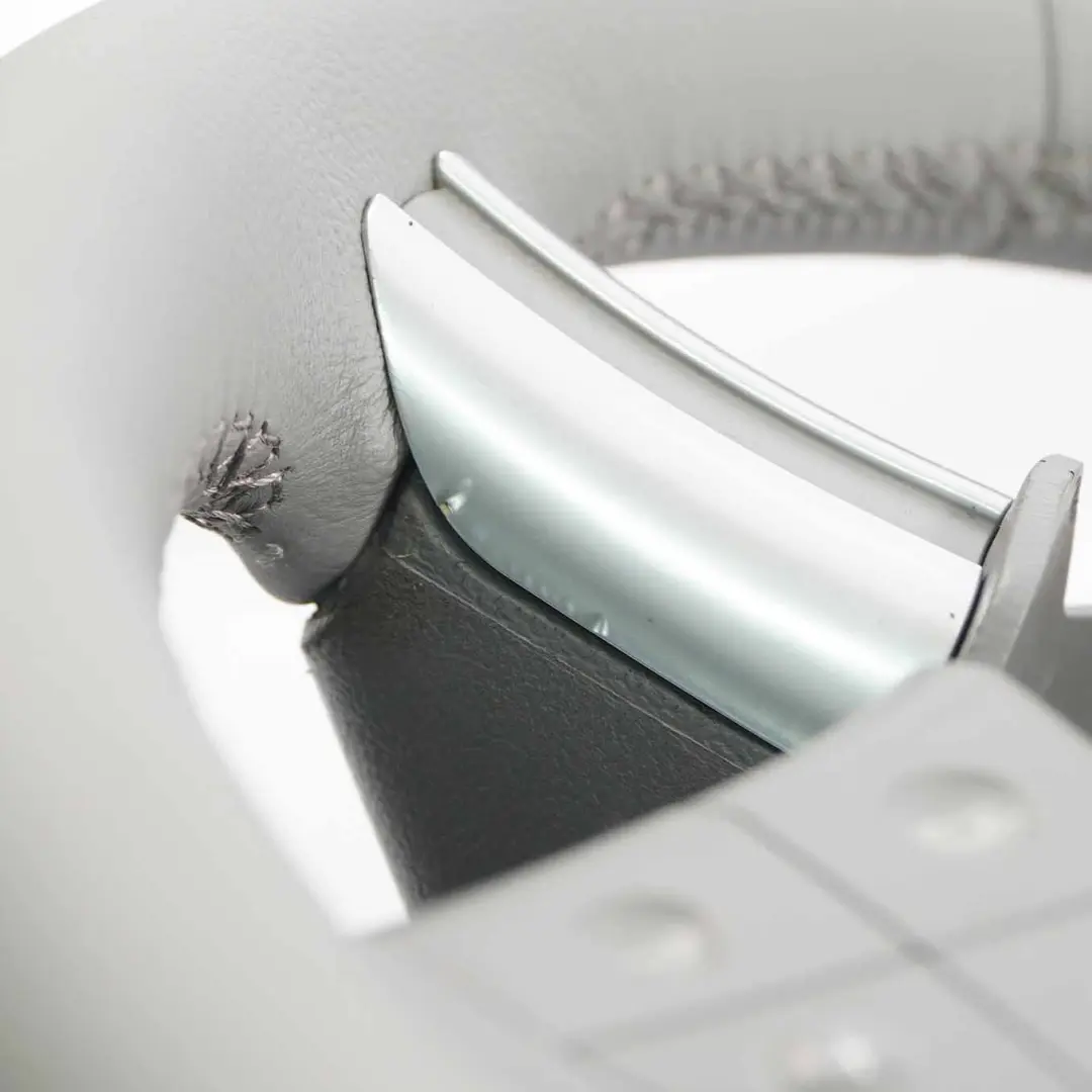 NUOVO Volante in pelle grigio multifunzione per Mercedes ML W164 con numero di parte A1644604703 Mercedes ML W164 NUOVO Volante in pelle grigio multifunzione - SKU A1644604703-1 - Numero di parte A1644604703