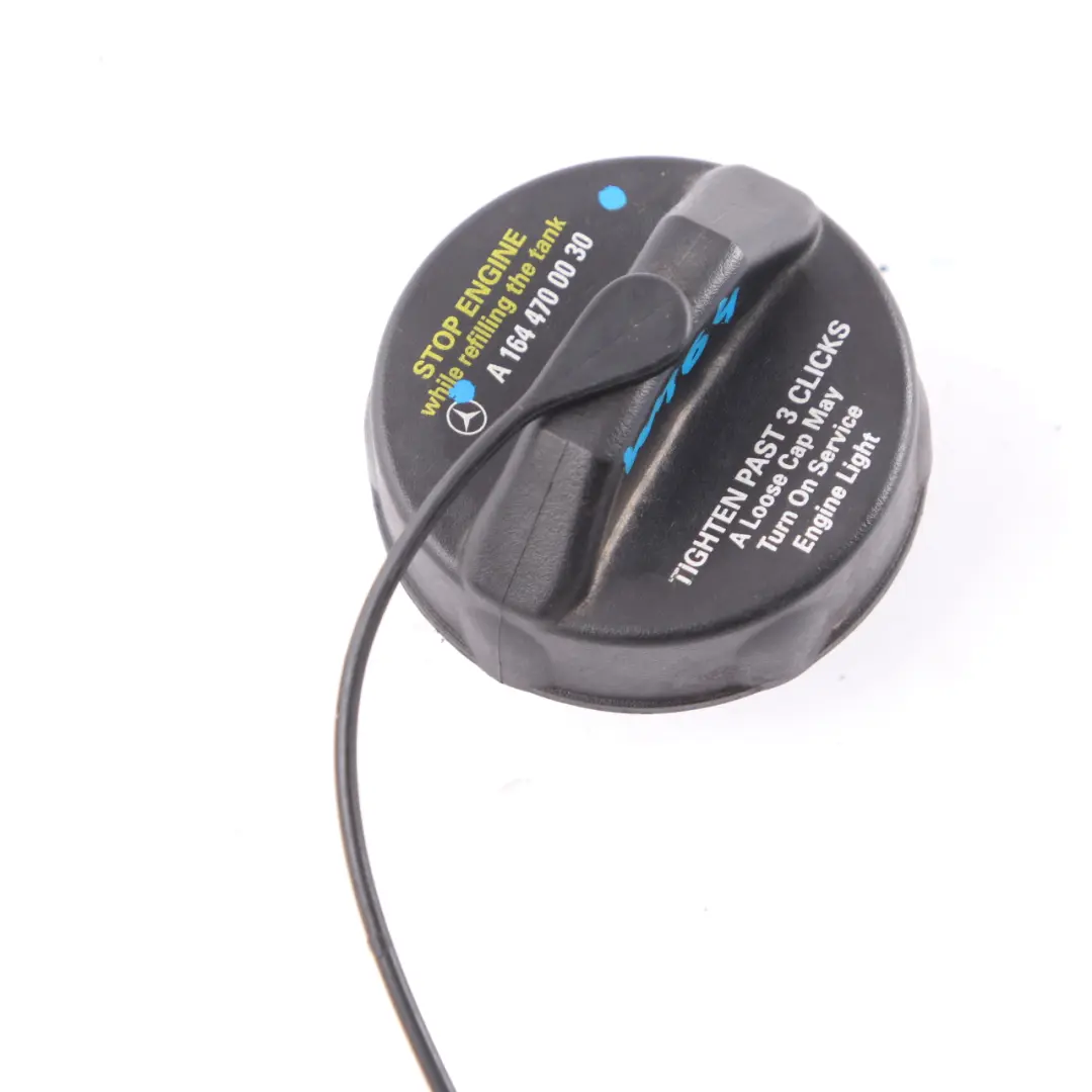Mercedes ML W164 Couvercle de réservoir de carburant noir - SKU A1644700030 - Numéro de pièce A1644700030