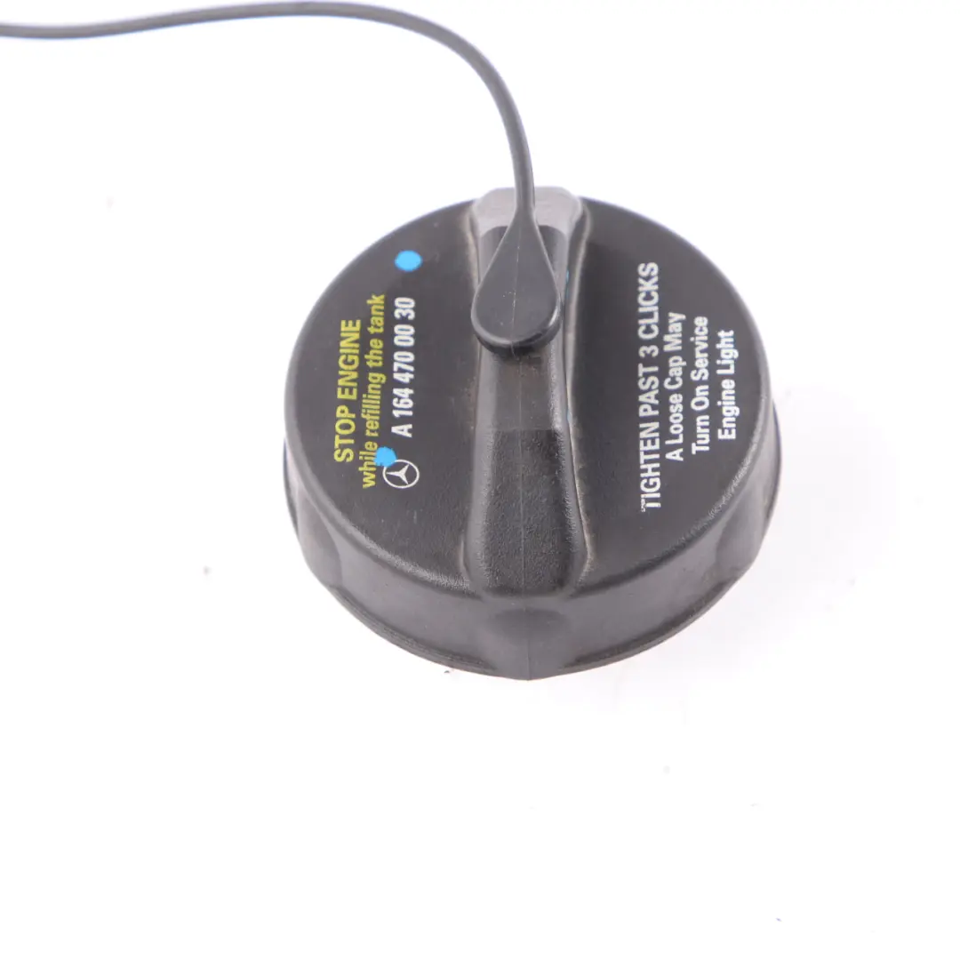 Deckel Tank Abdeckung Schwarz Abdeckung für Mercedes ML W164 Tank mit Teilenummer A1644700030 Mercedes ML W164 Tank Deckel Tank Abdeckung Schwarz Abdeckung - SKU A1644700030 - Teilenummer A1644700030