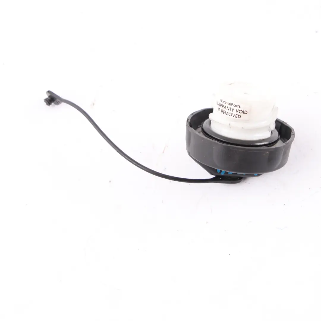 Korek Wlewu Paliwa Czarny do Mercedes ML W164 o numerze A1644700030 Mercedes ML W164 Korek Wlewu Paliwa Czarny - SKU A1644700030 - Numer Części A1644700030